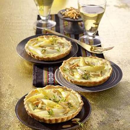 Spargel-Tartelettes mit Ziegenkäse Rezept Spargel-Tartelettes mit Ziegenkäse Rezept