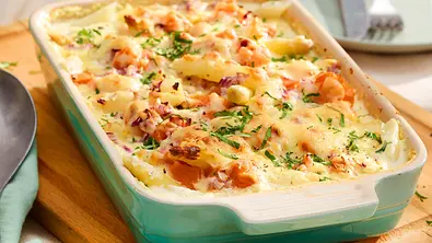 Cremiger Spargelauflauf mit Süßkartoffeln und Schinken - Foto: LECKER @ Bauer Media Group
