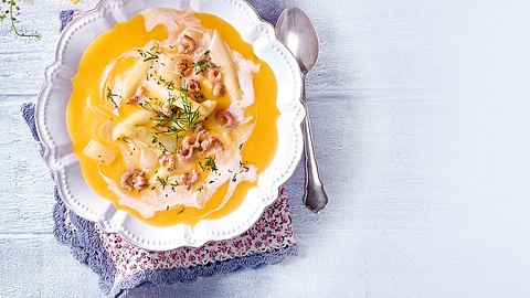 Spargelcremesuppe Büsumer Art Rezept - Foto: House of Food / Bauer Food Experts KG