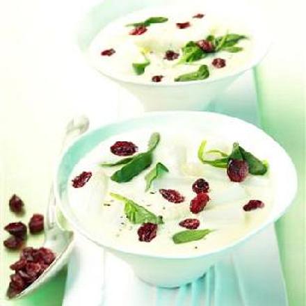 Spargelcremesuppe mit Cranberries Rezept Spargelcremesuppe mit Cranberries Rezept