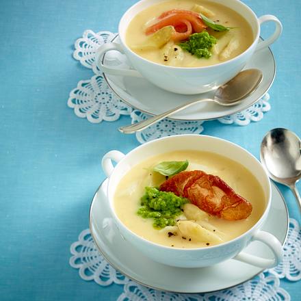 Spargelcremesuppe mit Erbsenpesto Rezept Spargelcremesuppe mit Erbsenpesto Rezept