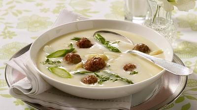 Spargelcremesuppe mit Fleischbällchen Rezept - Foto: House of Food / Bauer Food Experts KG