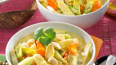 Spargelcurry mit Kokosmilch Rezept - Foto: LECKER @ Bauer Media Group