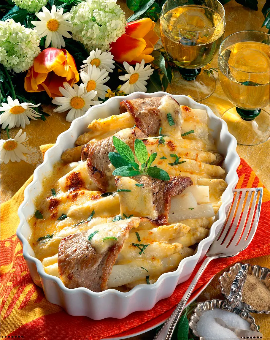 Spargelgratin mit Schweineschnitzel Rezept Spargelgratin mit Schweineschnitzel Rezept