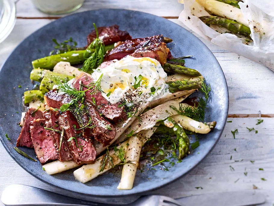 Spargelpäckchen mit Tagliata und Frischkäse-Mayo Rezept