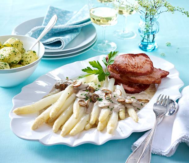 Spargelplatte mit Champignonrahm und Kasseler Rezept