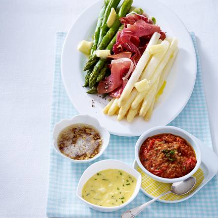 Spargelplatte mit drei Soßen Rezept Spargelplatte mit drei Soßen Rezept
