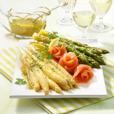 Spargelplatte mit Senf-Vinaigrette Rezept Spargelplatte mit Senf-Vinaigrette Rezept