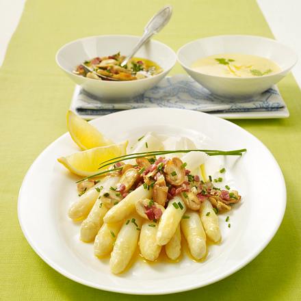 Spargelplatte mit zwei leichten Soßen Rezept