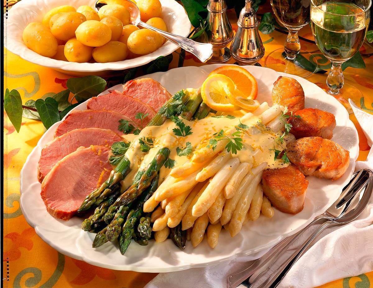 Spargelplatte mit zweierlei Fleisch Rezept