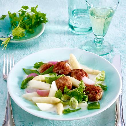Spargelragout mit Klößen Rezept Spargelragout mit Klößen Rezept