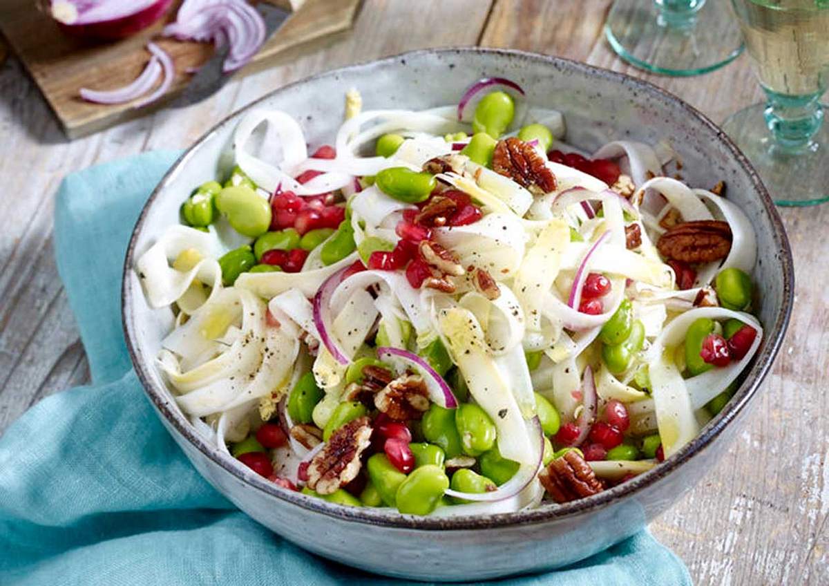 Spargelsalat mit Bohnen und Granatapfel Rezept