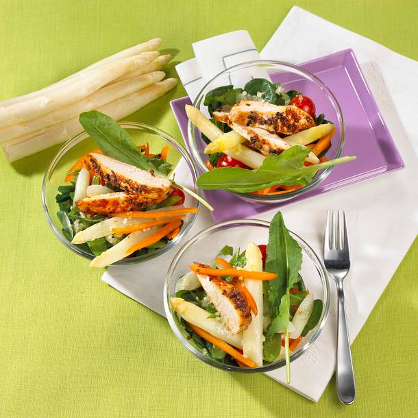 Spargelsalat mit Pfefferhähnchen Rezept Spargelsalat mit Pfefferhähnchen Rezept