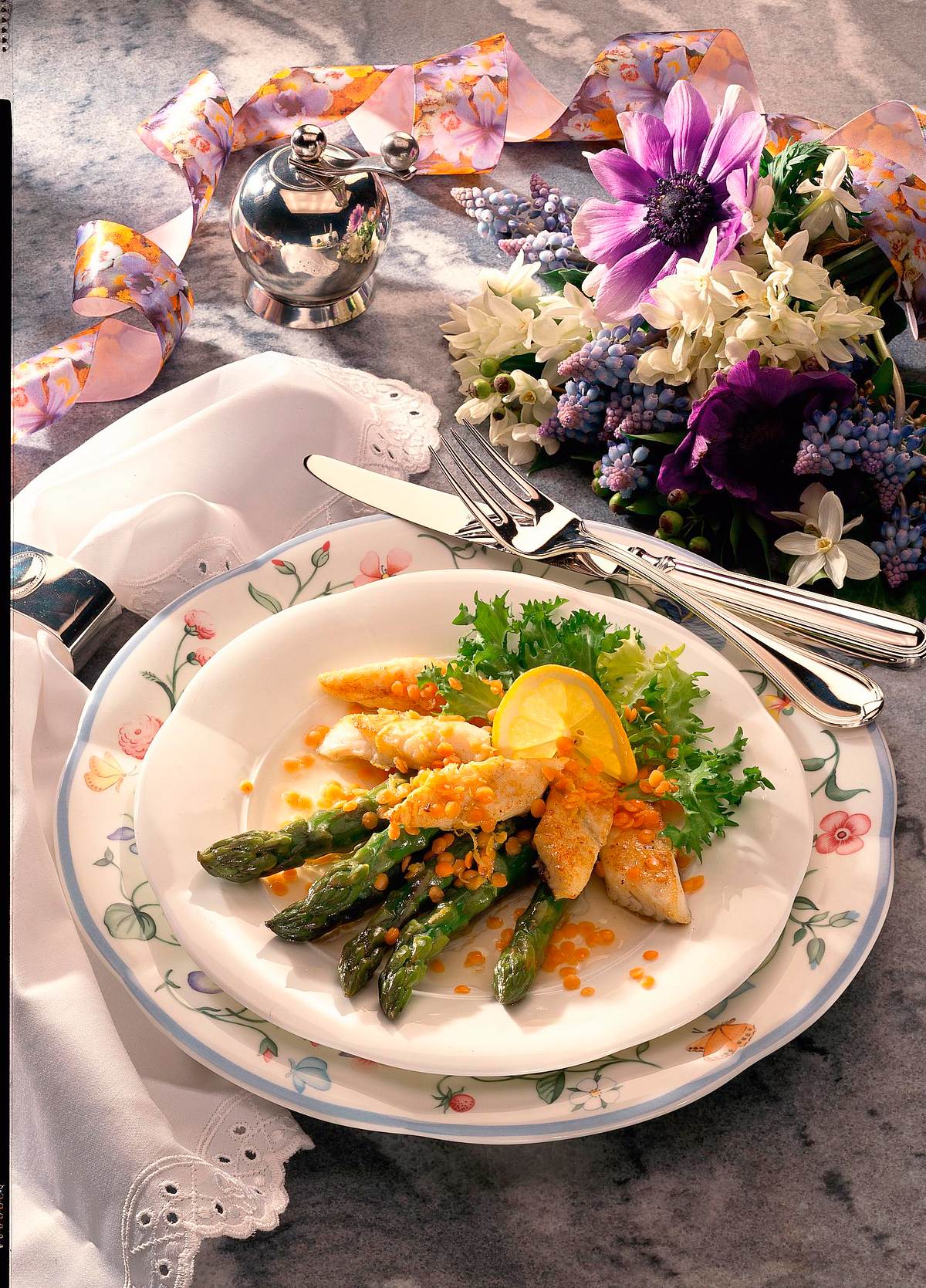 Spargelsalat mit Schollenfilet und Linsen Rezept