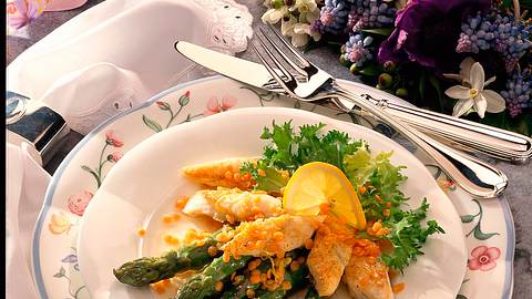 Spargelsalat mit Schollenfilet und Linsen Rezept - Foto: Neckermann