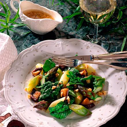 Spargelsalat mit Spinat und Shiitake Rezept Spargelsalat mit Spinat und Shiitake Rezept