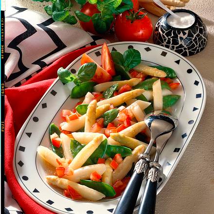 Spargelsalat mit Zuckererbsen Rezept Spargelsalat mit Zuckererbsen Rezept