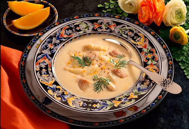 Spargelsuppe mit Räucheraal Rezept Spargelsuppe mit Räucheraal Rezept