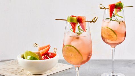 Sparkling Rosè Rezept - Foto: House of Food / Bauer Food Experts KG