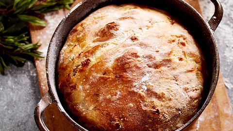 Speckbrot aus dem Topf Rezept - Foto: House of Food / Bauer Food Experts KG