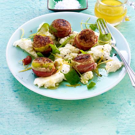 Speckfrikadellen auf Mozzarellasalat Rezept Speckfrikadellen auf Mozzarellasalat Rezept