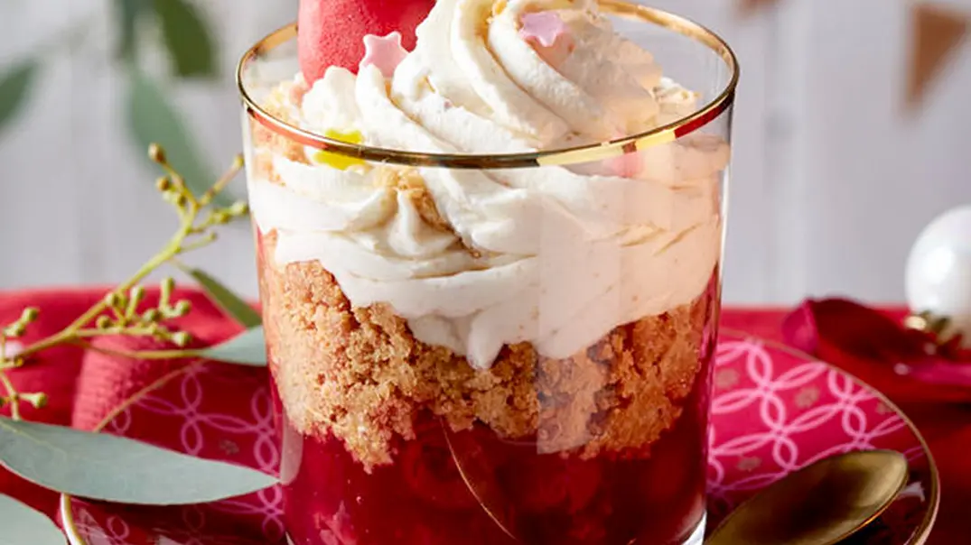 Spekulatius-Schichtdessert mit Kirschen Rezept - Foto: LECKER @ Bauer Media Group
