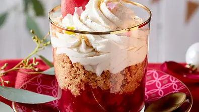 Spekulatius-Schichtdessert mit Kirschen Rezept - Foto: LECKER @ Bauer Media Group