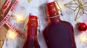 Spekulatius-Sirup zum Verschenken in 2 Flaschen mit Bügelverschluss - Foto: LECKER @ Bauer Media Group