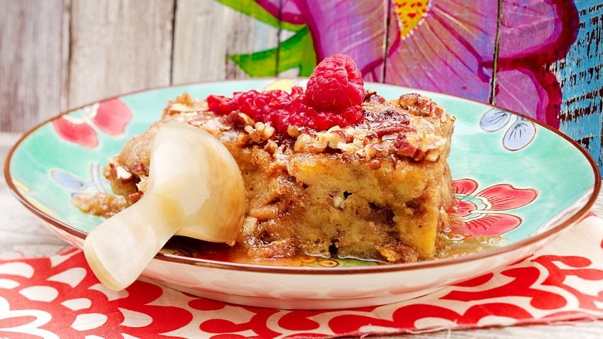 Spicy Bourbon Pecan Bread Pudding (Brotpudding mit Karamellpekannüssen) Rezept - Foto: House of Food / Bauer Food Experts KG