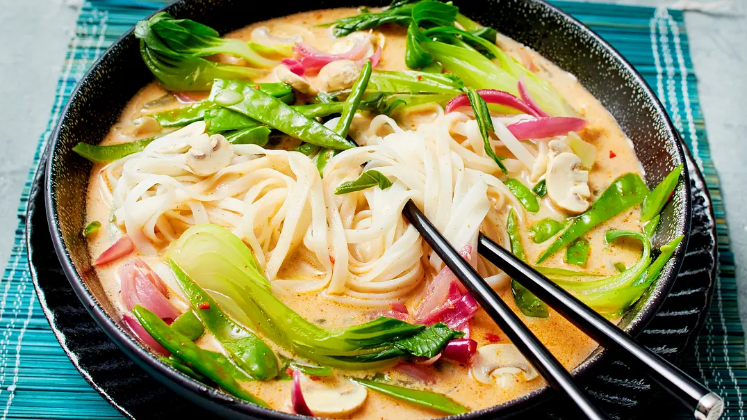 Spicy Thai Nudelsuppe Rezept - Foto: LECKER @ Bauer Media Group Spicy Thai Nudelsuppe Rezept - Foto: LECKER @ Bauer Media Group