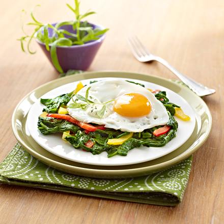 Spiegelei auf Spinatgemüse Rezept