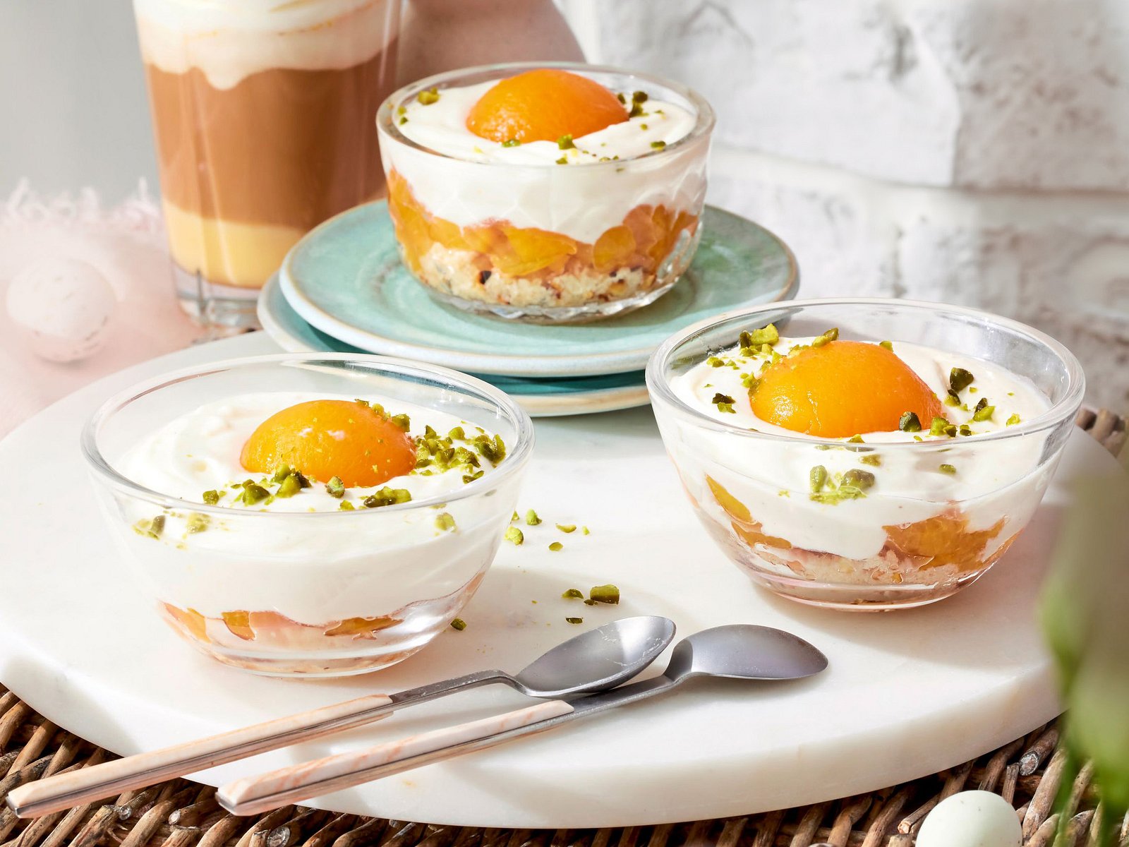 Spiegelei-Dessert im Glas Rezept | LECKER