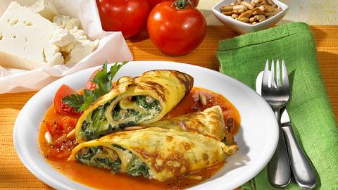 Spinat-Crespelle mit Tomatensoße Rezept - Foto: House of Food / Bauer Food Experts KG