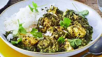 Spinat-Curry-Hähnchen zu Basmatireis Rezept - Foto: LECKER @ Bauer Media Group