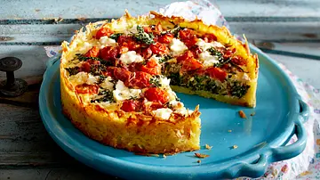 Spinat-Frischkäse-Quiche mit Röstiboden Rezept - Foto: LECKER @ Bauer Media Group Spinat-Frischkäse-Quiche mit Röstiboden Rezept - Foto: LECKER @ Bauer Media Group