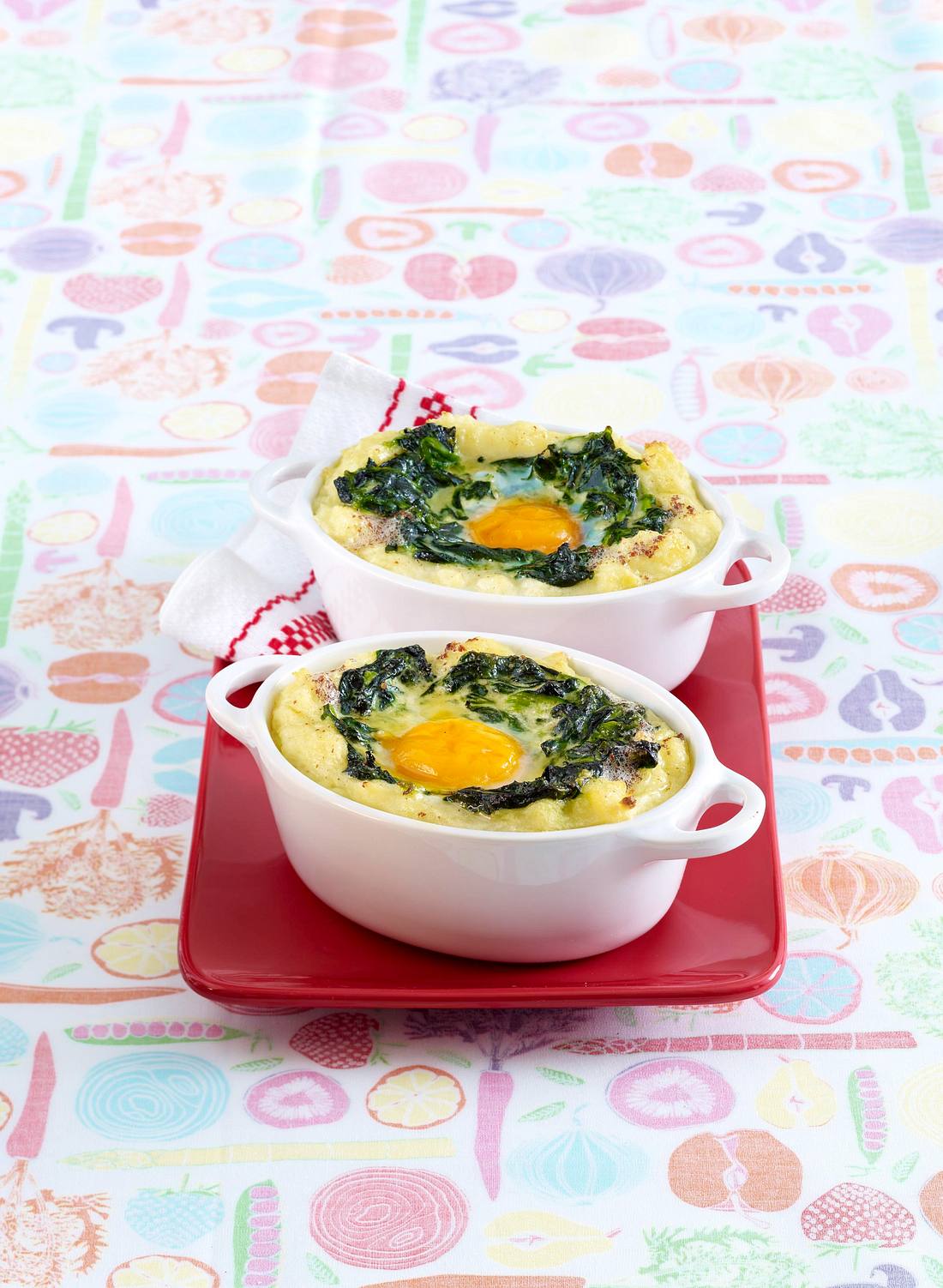 Spinat-Püree-Auflauf mit Ei Rezept | LECKER