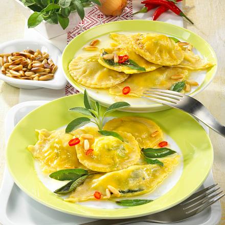 Spinat-Ravioli mit Chili-Butter Rezept Spinat-Ravioli mit Chili-Butter Rezept