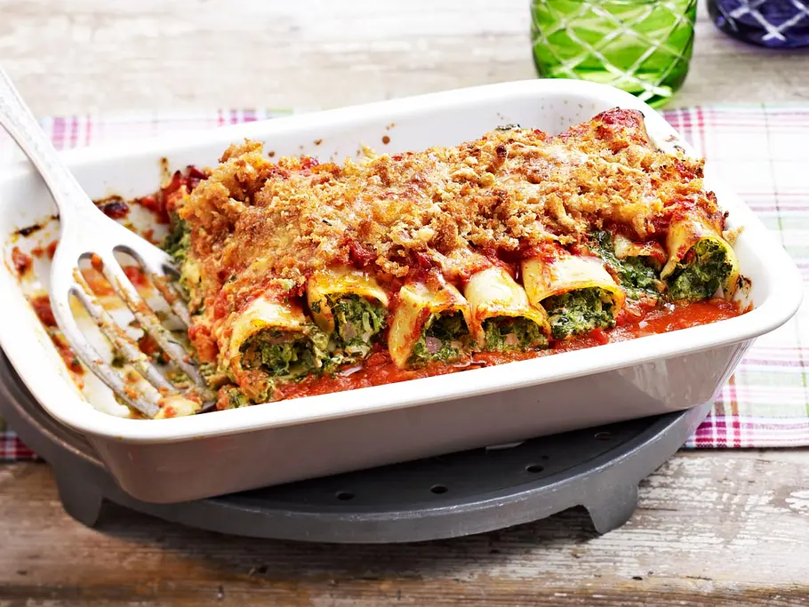 Spinat-Ricotta-Cannelloni mit Zwiebel-Brösel-Kruste Rezept