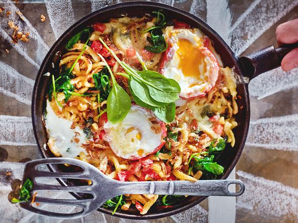 Spinat-shakshuka mit Spätzle Rezept