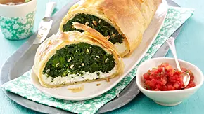 Spinat-Strudel mit zweierlei Dips Rezept - Foto: LECKER @ Bauer Media Group Spinat-Strudel mit zweierlei Dips Rezept - Foto: LECKER @ Bauer Media Group