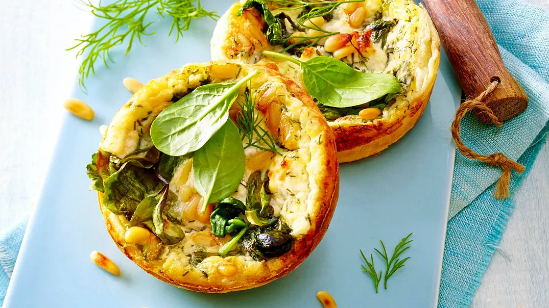 Spinat-Tartes Her damit! Rezept - Foto: LECKER @ Bauer Media Group Spinat-Tartes Her damit! Rezept - Foto: LECKER @ Bauer Media Group