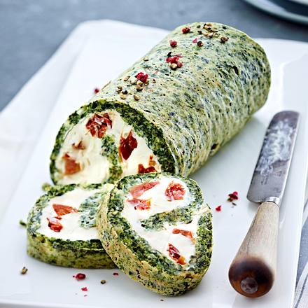 Spinatbiskuitrolle mit Tomatenfrischkäse Rezept