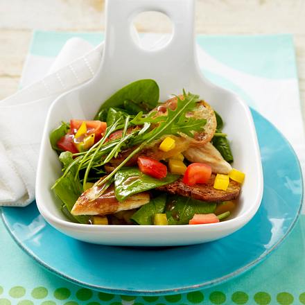 Spinatsalat mit Hähnchenfilet Rezept Spinatsalat mit Hähnchenfilet Rezept