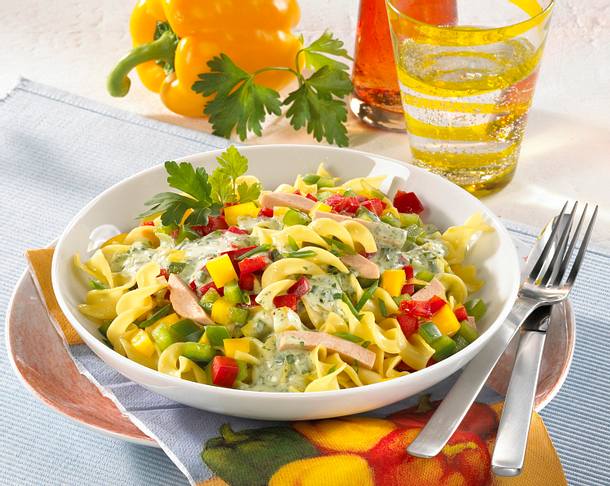 Spiralnudel-Paprikasalat Rezept Spiralnudel-Paprikasalat Rezept