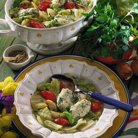 Spitzkohl-Eintopf mit Käseklößen Rezept
