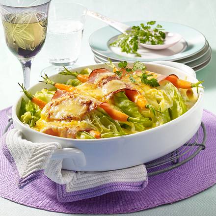 Spitzkohl-Möhren-Gratin mit Kasseler in Käsesoße Rezept Spitzkohl-Möhren-Gratin mit Kasseler in Käsesoße Rezept