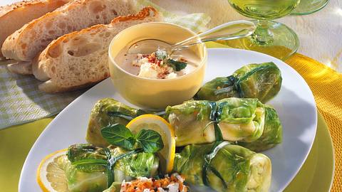 Spitzkohl-Rouladen mit Feta Rezept - Foto: House of Food / Bauer Food Experts KG