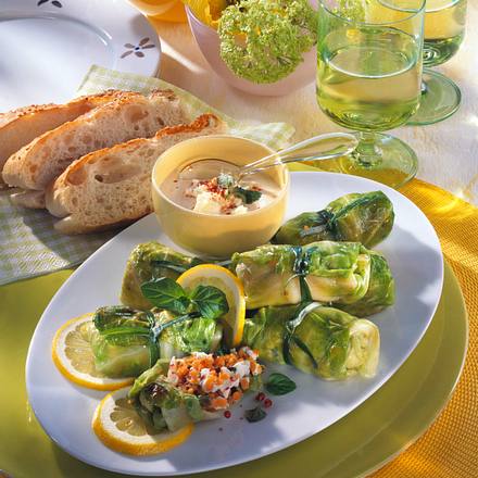 Spitzkohl-Rouladen mit Feta Rezept Spitzkohl-Rouladen mit Feta Rezept