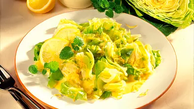 Spitzkohlgemüse in Zitronen-Sahnesoße Rezept - Foto: LECKER @ Bauer Media Group