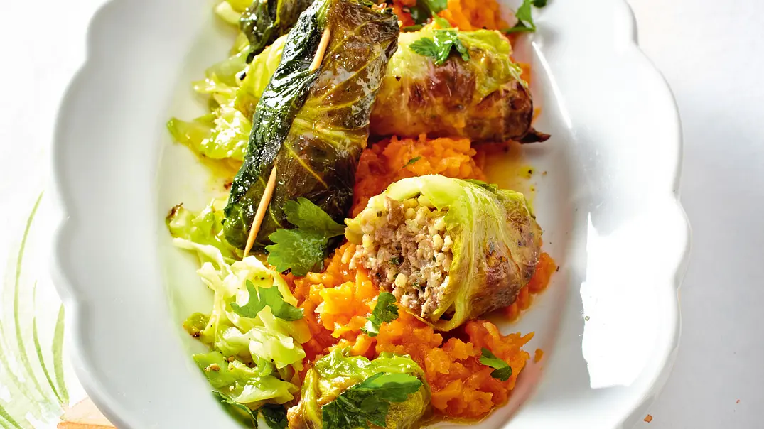 Spitzkohlröllchen „Pimp my Hausmannskost“ Rezept - Foto: LECKER @ Bauer Media Group
